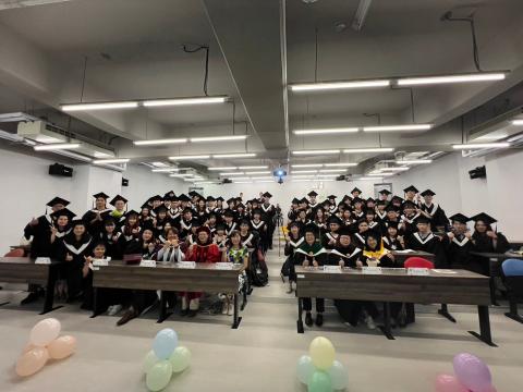 LINE_ALBUM_0601PT31畢茶—院長合照_240603_4.jpg